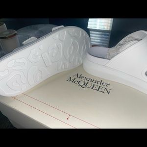 Never Worn Alexandria McQueen…… Size 6 1/2